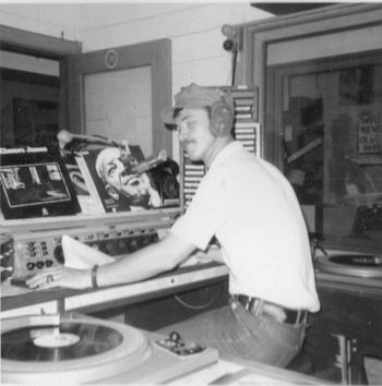 Bob Angell broadcasting the blues over radio station WRIU in May 1970. Note the Elmore and Sonny Boy LPs...Sweet !!!
