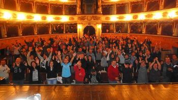 The crowd at Casale Monferrato (Teatro Municipale)
