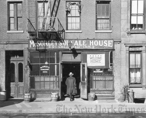 McSorley's in 1945 (Hulton Archive/Getty Images)