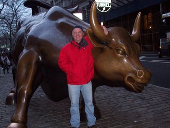 grabbin' the old Bull !¬ NYC 08
