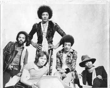 Don takes pride in having been the lead singer for "Quo Jr." This Rock and Roll band had Hubby Mitchell ( Hi Records)on Keys, Velvert Turner (true student of Jimi Hendrix) Jerry Norris ( from Isaac Ha
