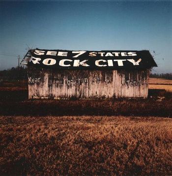 Rock City Barn. Davenport, Alabama, 2000.
