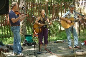 With the Coyotes at the Philadelphia Folk Festival 2007: Rik Bourne (fiddle), Wendi Bourne (guitar), Bill Dooley (guitar)
