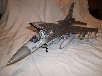 1/32 F-16
