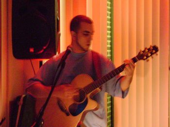 Mike Santini jams at The Olney Tavern. 
5/16/07 
