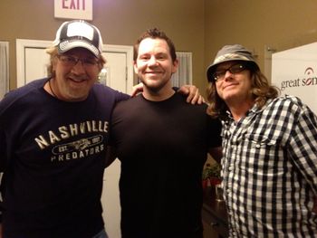 Writing with 2 of my buds Big Vinny from The Trailer Choir and Bruce Wallace..BIG Vinny was on The Biggest Loser and Doesn't even look the same..Proud of ya man..
