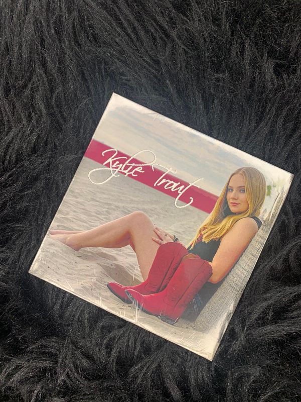 Kylie Trout (Red): CD