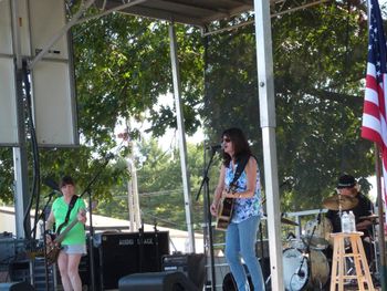 Sep 19, 2015 - Appearing w/The Jersey Peaches at Waterford Twp Day, Atco NJ
