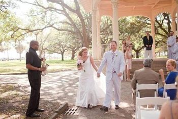 Wedding Ceremonies at White Point Gardens in Charleston
