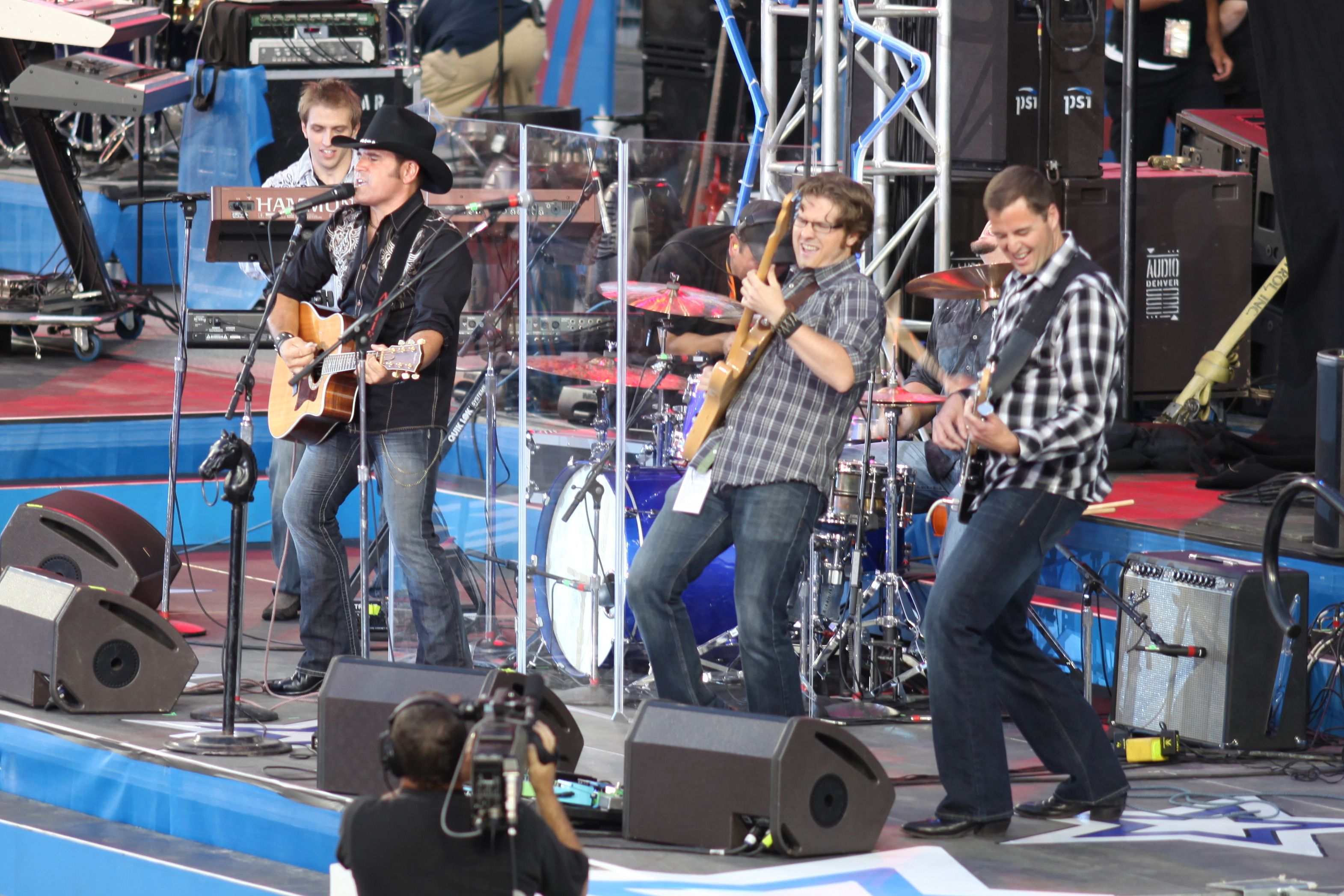 Artie Hemphill and the Iron Horse Band Win First Prize in the Stadium