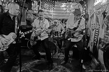 the BLACK CATS NYC Live at Hank's Saloon: Photo by Alan Rand
