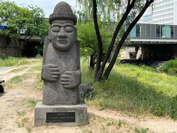 Jeju Statue in Cheonggyecheon
