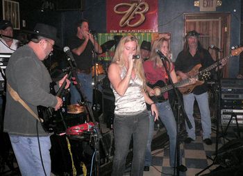 Rockin with McGuffey Lane-Jerry's Sports Club, Jacksonville, Ohio!
