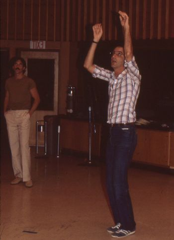 Michael Brecker and Bobby Colomby shooting hoops
