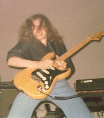 Dave shreds on a Strat at the Carnegie Cinema inthe late 1970s.
