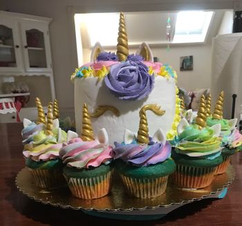 Unicorn cupcakes
