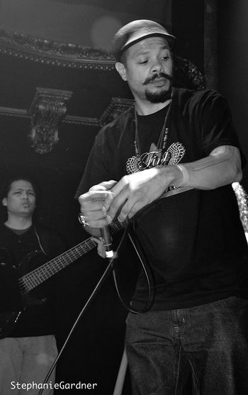 Mc Orukusaki & Marvin "Lazaro" Ibe on bass
