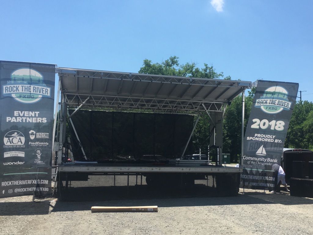 SL-100 Mobile Stage
