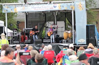 The Embers featuring Craig Woolard at Live After 5 in Pinehurst, NC on May, 12th 2017. Dos Eddies was the opening act for the popular concert series held in Tufts Park on the Village Green. (Photo by David Sinclair / The Pilot)  http://www.thepilot.com/gallery/embers-perform-at-live-after/collection_770df65e-37ec-11e7-b37e-e7d45b618c31.html#23   #theembers #doseddies #liveafter5 #pinehurst
