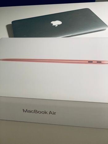 新たに購入した『MacBook Air』開封前

