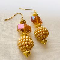Honeycomb pearl earrings