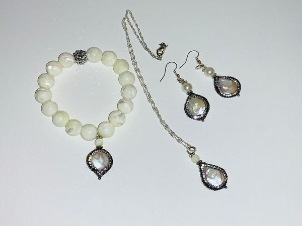 Handcrafted jewelry set