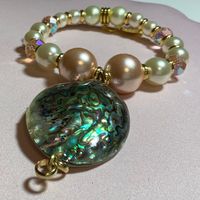 Abalone and Pearl Stretch. Bracelet