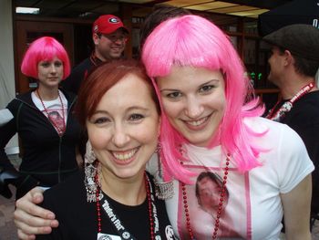 A red head,... and a pink head.
