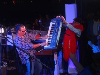 Steve Salinas - keyboards
