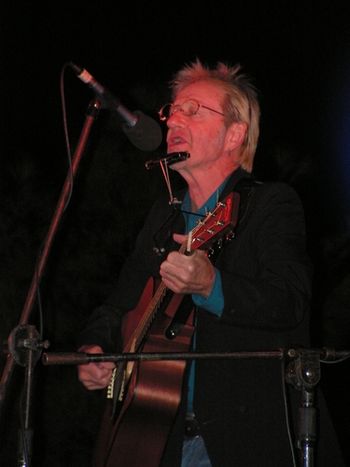 Steve Foster, Roxby Downs, at opening of Outback Fringe Festival 2006
