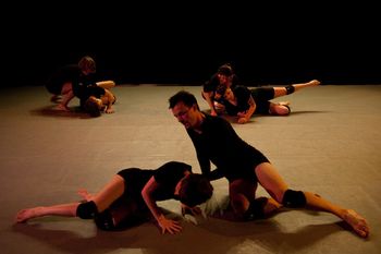 "catch-as-catch-can", choreographed by Cid Pearlman, performers: Flex Company dancers, Photo: Beau Saunders
