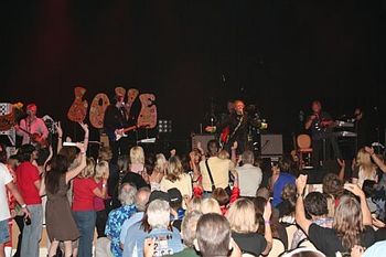 Drew and bandmates from Liverpool perform with Donovan. Las Vegas 08.
