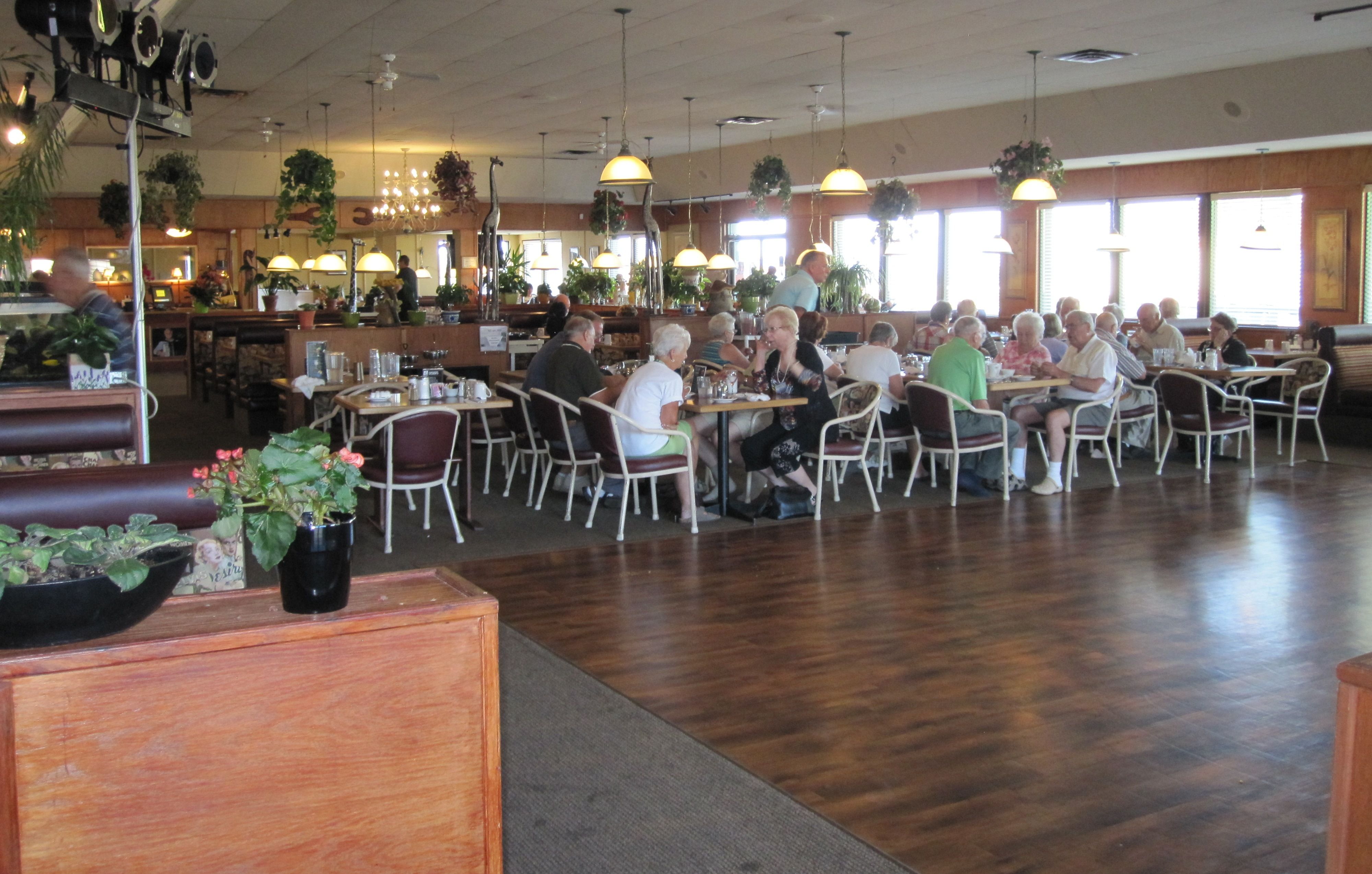 An image showing the inside of the MGM Restaurant in Nanaimo