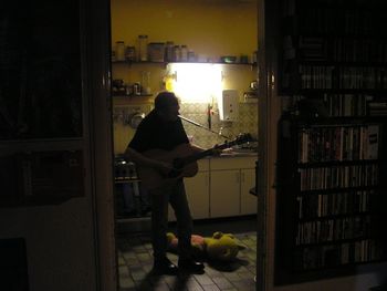 Iain Matthews, warming up before our Cambrinus Cafe show in Horst, Netherlands
