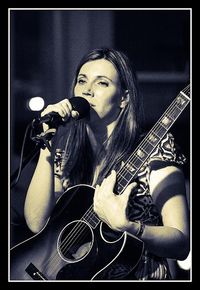 *LIVE MUSIC* An Evening With ROBINELLA