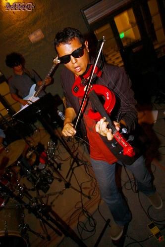 Fernando Montoya-bass
Patrick Contreras-violin
