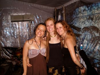 With Aussies Raychel Stone & Melissa Gibson at Bali Spirit Festival 2009
