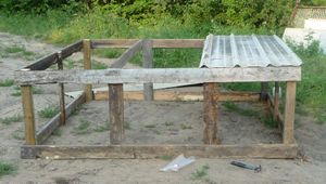chicken tractor - adding bracing and nailing rails