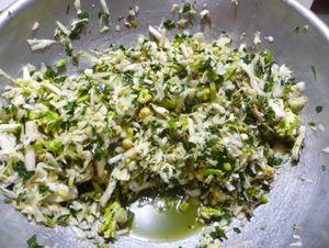 Fermenting cabbage and other vegetables - massaging cabbage