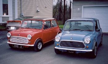 Stephane B. bought both Minis. The blue automatic is for sale.
