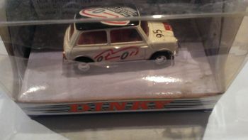 Dinky DY21 London Motor show limited edition of 1000 box is rough 1:43 $30
