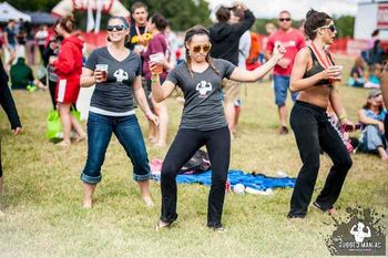 People having a good time at Rugged Maniac 2014
