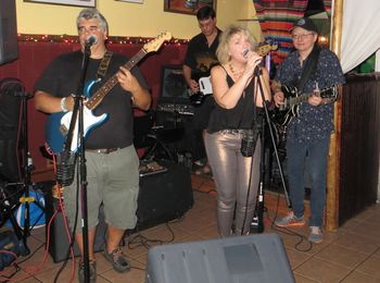 JEFF AND ANNMARIE SINGING AT RUBEN'S, PEEKSKILL, NY - 8/30/13..
