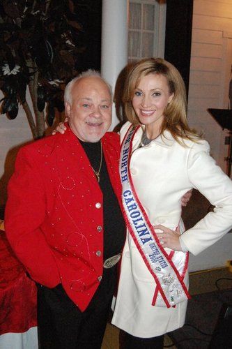 Good friend Dawn Brinkley (Mrs. NC 2010) comes to lend her support at a Dinner Show.
