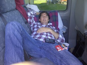 Billy Macinnis havin' a rest - all tuckered out from too much fiddlin'

