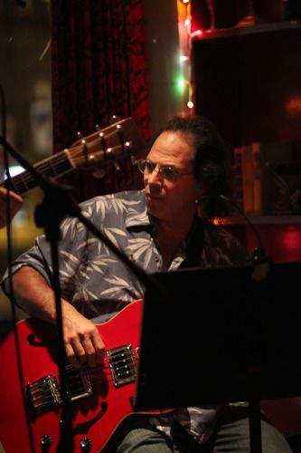Jeff Goldstein on bass

