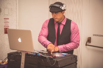 DJ 9 doing his thing on the wheels of steel!
