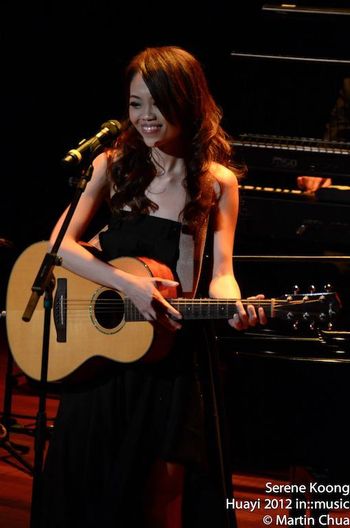 SereneKoong龚芝怡 － Huayi2012 in:music concert, Esplanade [Credit: Martin Chua]
