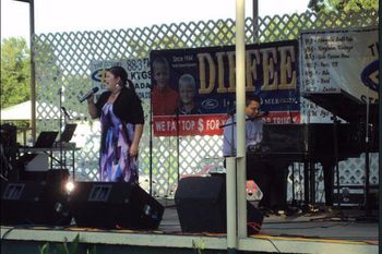 ANDREA and MYSELF - KONAWA GOSPEL SINGING 2009
