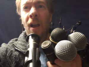 BEST LIVE VOCAL MICS REVIEWED BY A WORKING VOCALIST